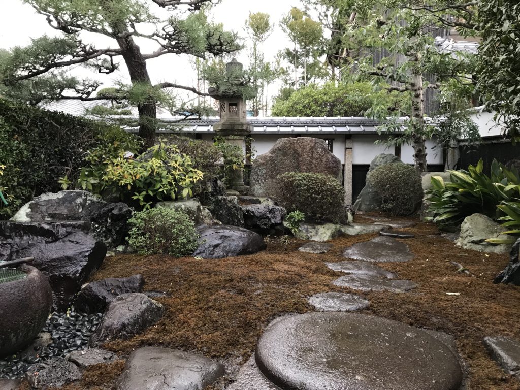 有限会社阪本造園工務所の正社員 職人・現場スタッフ 外構・エクステリア お庭・植木の求人情報イメージ2